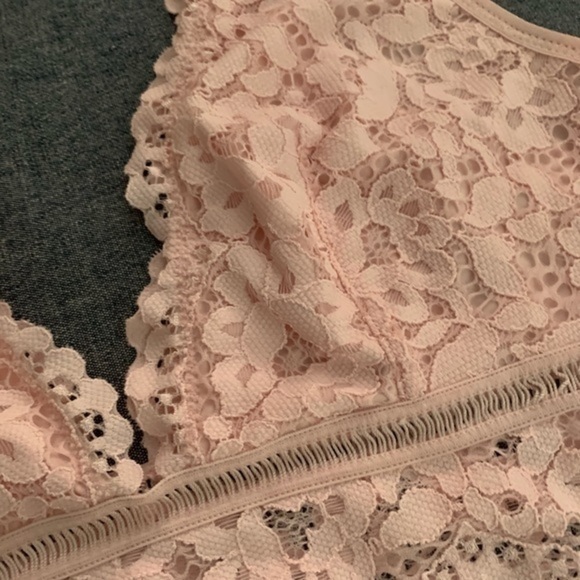 Victoria Secret Body by Victoria Bralette - Picture 8 of 9